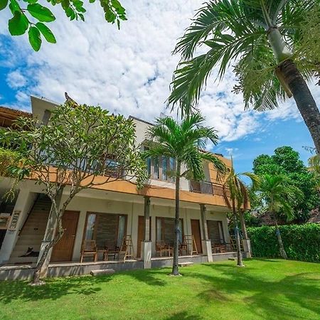 Riviera House Hotel Canggu Екстериор снимка